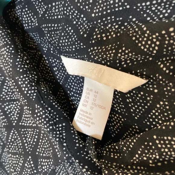 Button up sheer tank - Picture 7 of 7